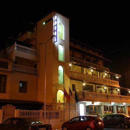 Hotel Martini Vlorë Exterior foto