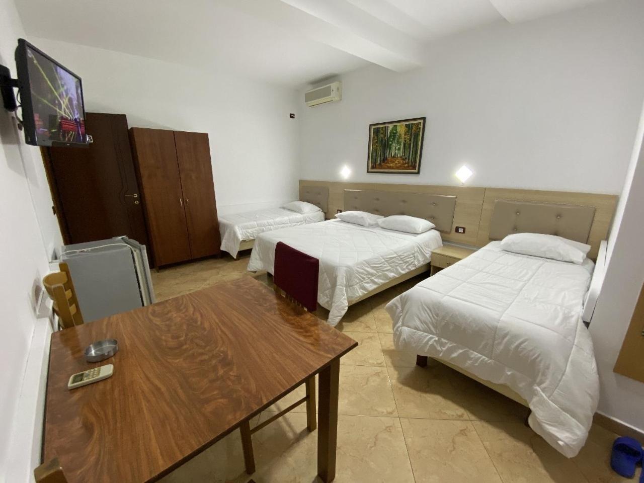 Hotel Martini Vlorë Exterior foto